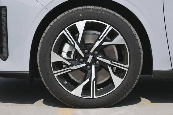 2023 Geely Auto Galaxy L6 60km 125 Km 1.5T 3DHT Hybrid LHD Sedan Yinhe L6 Electric Sedan Deposit