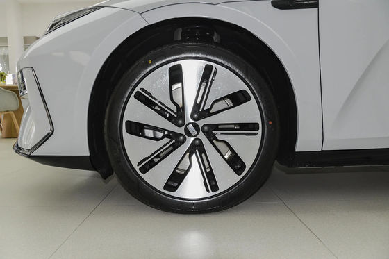 2024 Geely Galaxy E8 2024 EV 665KM Geely Galaxy E8 L7 L6 Electric Car New Energy Vehicle Electrico Sedan Automotive